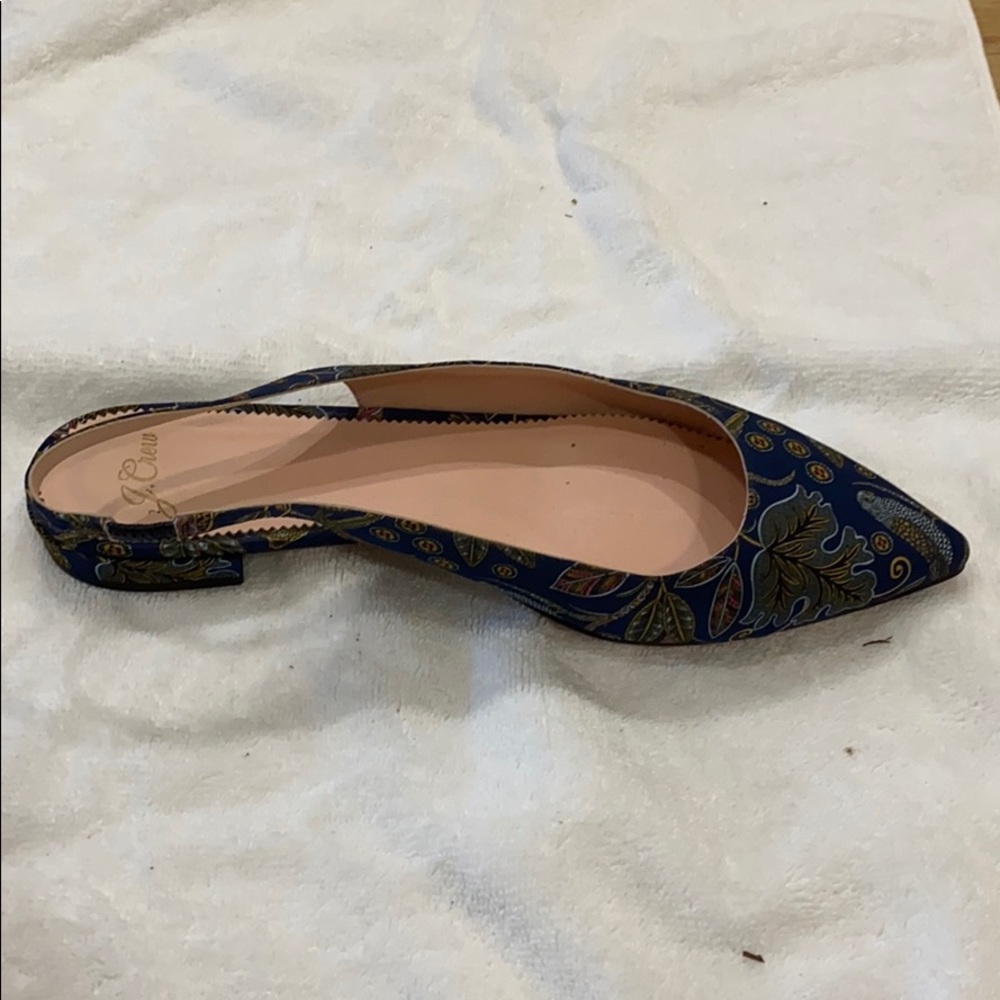 Flats - Picture 2 of 3